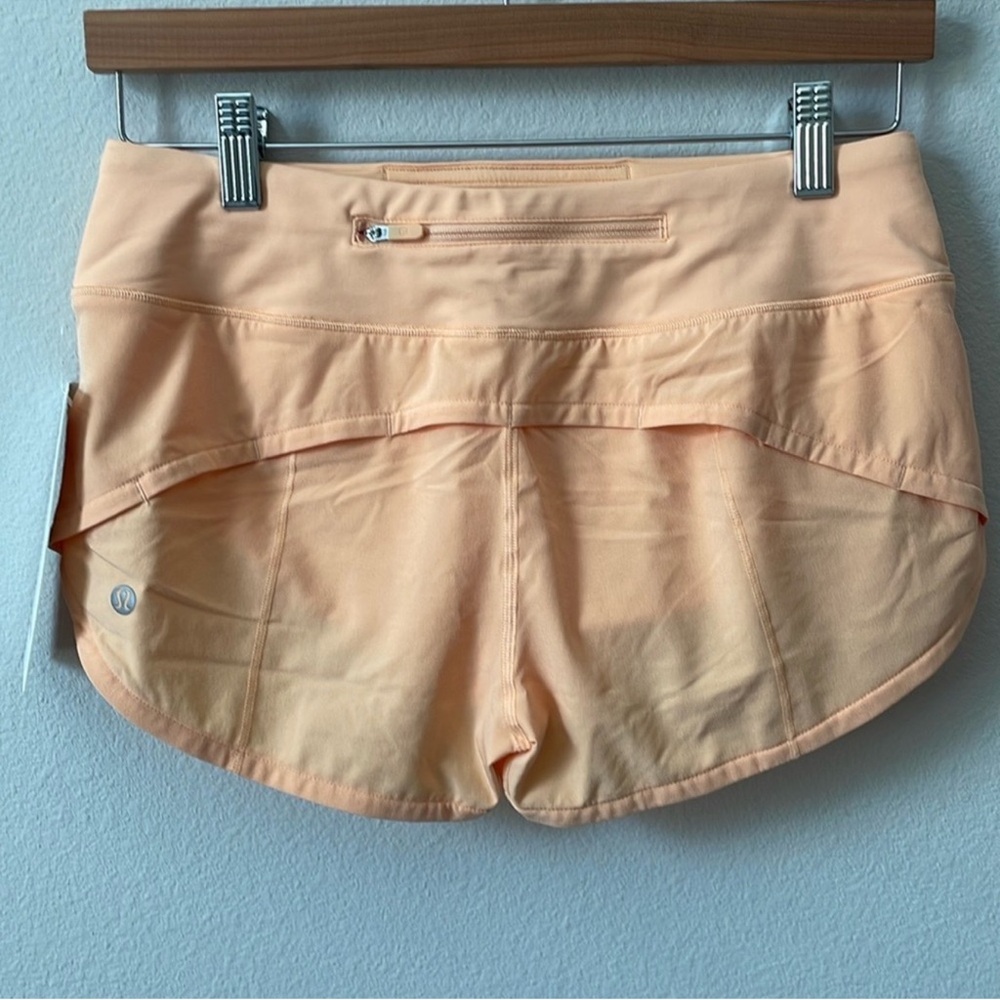 NWT Lululemon Speed Up Low Rised Short Lined *2.5" Summer Glow Size 4 - Picture 2 of 7